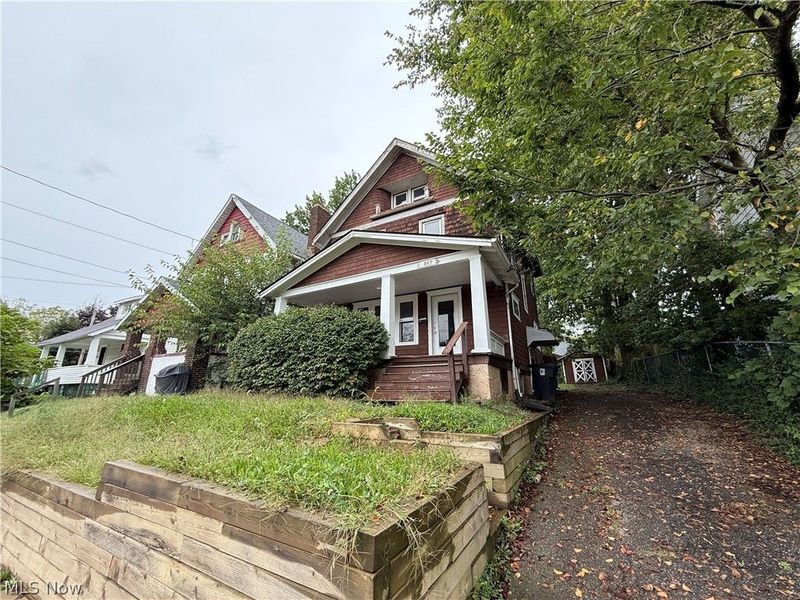 897 Polk Avenue, Akron, OH 44314 Photo 2