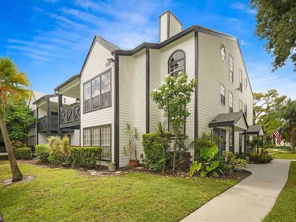 5032 Heatherhill Lane, Unit 6, Boca Raton, FL 33486