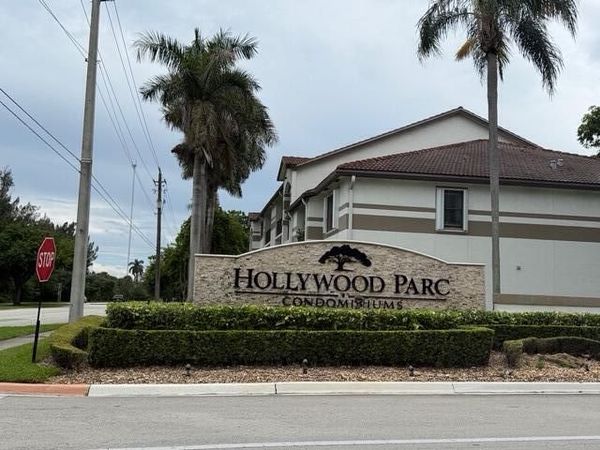 520 S Park Road, Unit 22-12, Hollywood, FL 33021