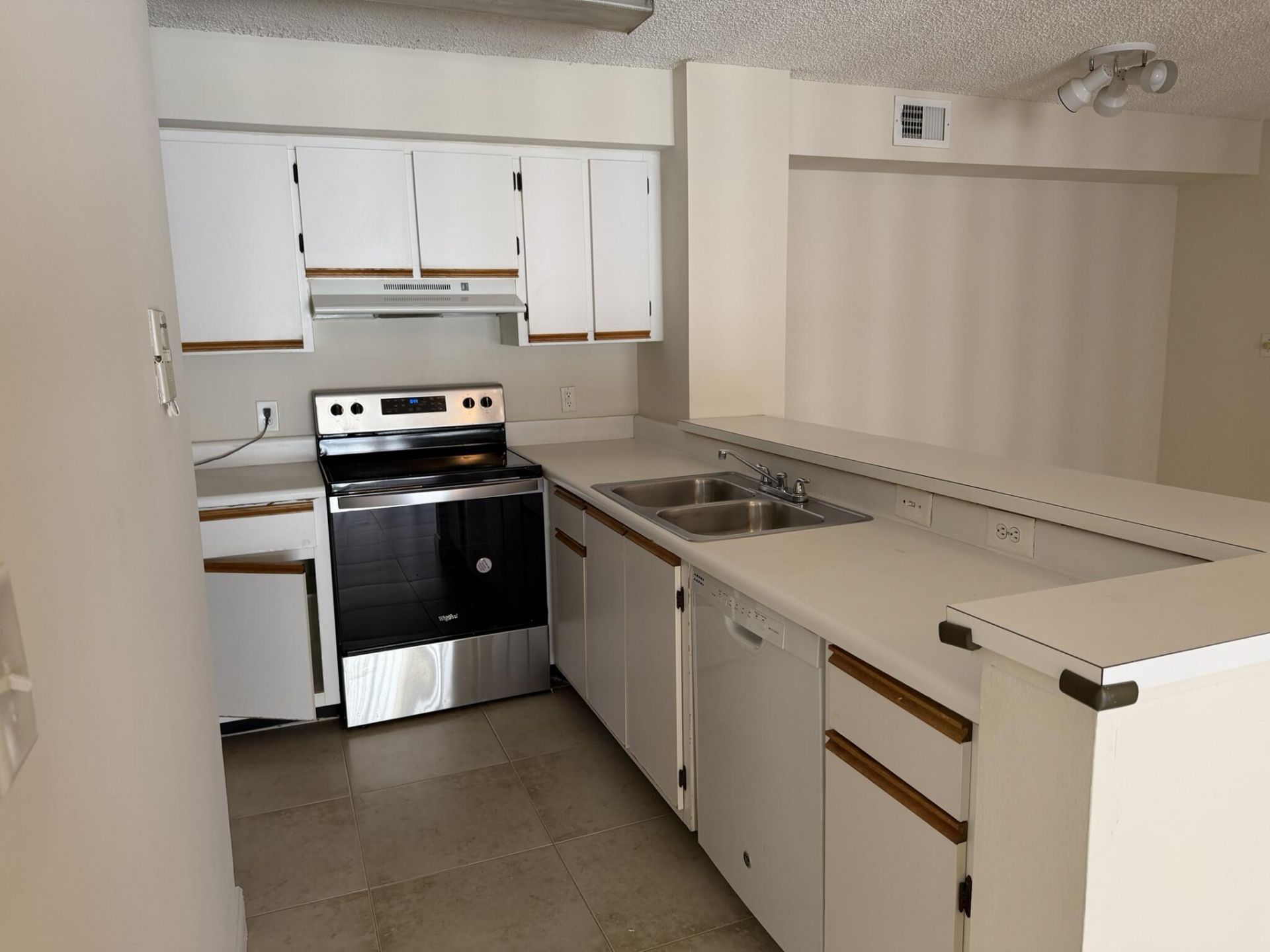 520 S Park Road, Unit 22-12, Hollywood, FL 33021 Photo