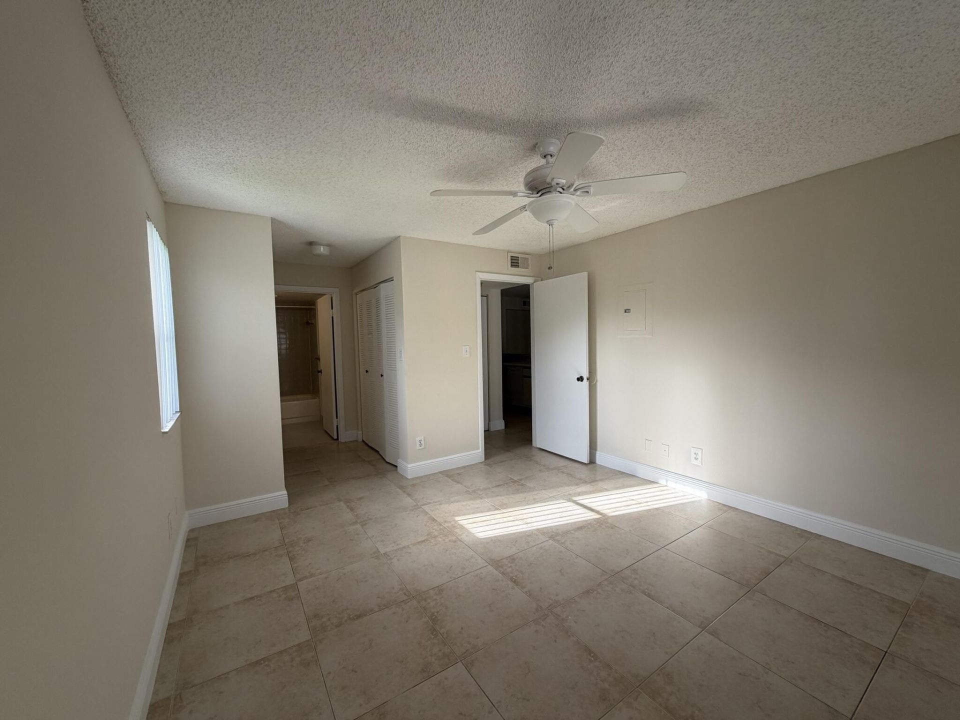 520 S Park Road, Unit 22-12, Hollywood, FL 33021 Photo