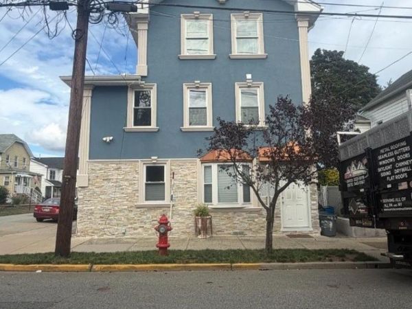 229 Thomas Ave, Lyndhurst, NJ 07071