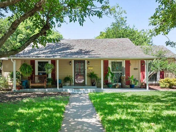 502 Bellevue Drive, Cleburne, TX 76033