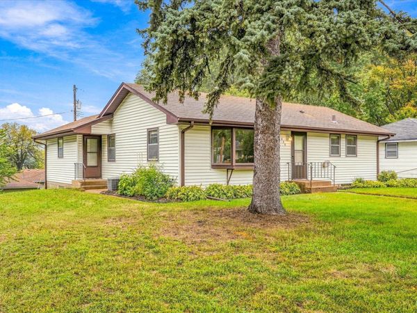 430 11th Avenue NW, New Brighton, MN 55112
