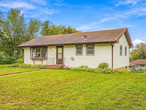 430 11th Avenue NW, New Brighton, MN 55112