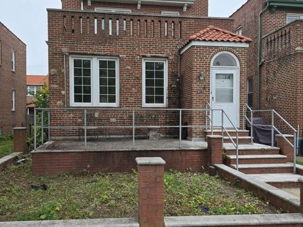 4115 Manhattan Avenue , Brooklyn, NY 11224