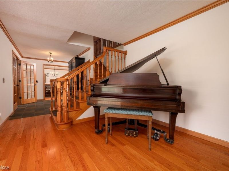 552 Springwood Circle SW, New Philadelphia, OH 44663 Photo 4