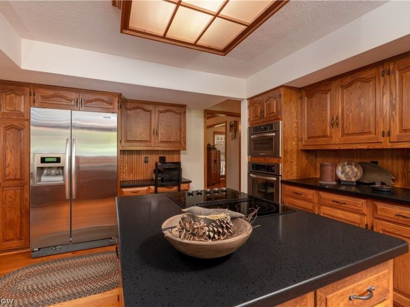 552 Springwood Circle SW, New Philadelphia, OH 44663 Photo 8