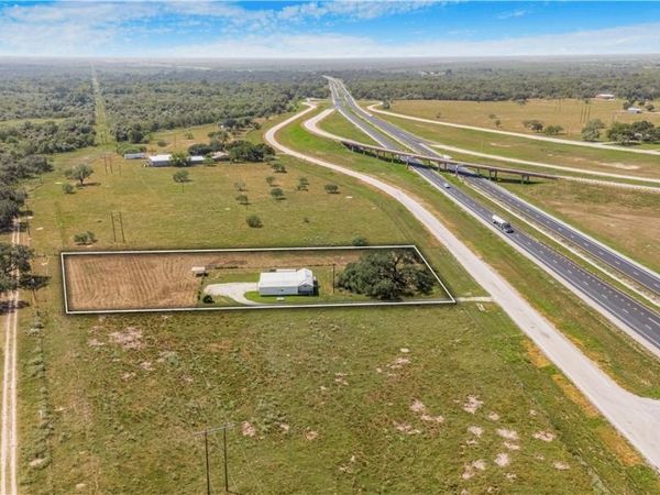 240 E Frontage Road, Victoria, TX 77905