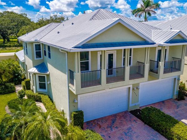 1835 Bridgepointe Circle, Unit 17, Vero Beach, FL 32967