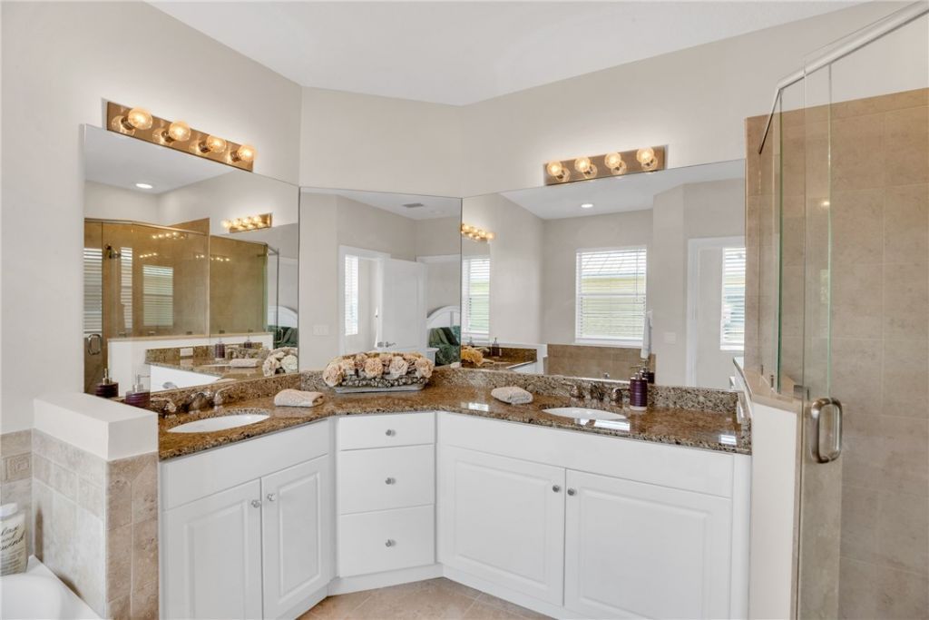 1835 Bridgepointe Circle, Unit 17, Vero Beach, FL 32967 Photo