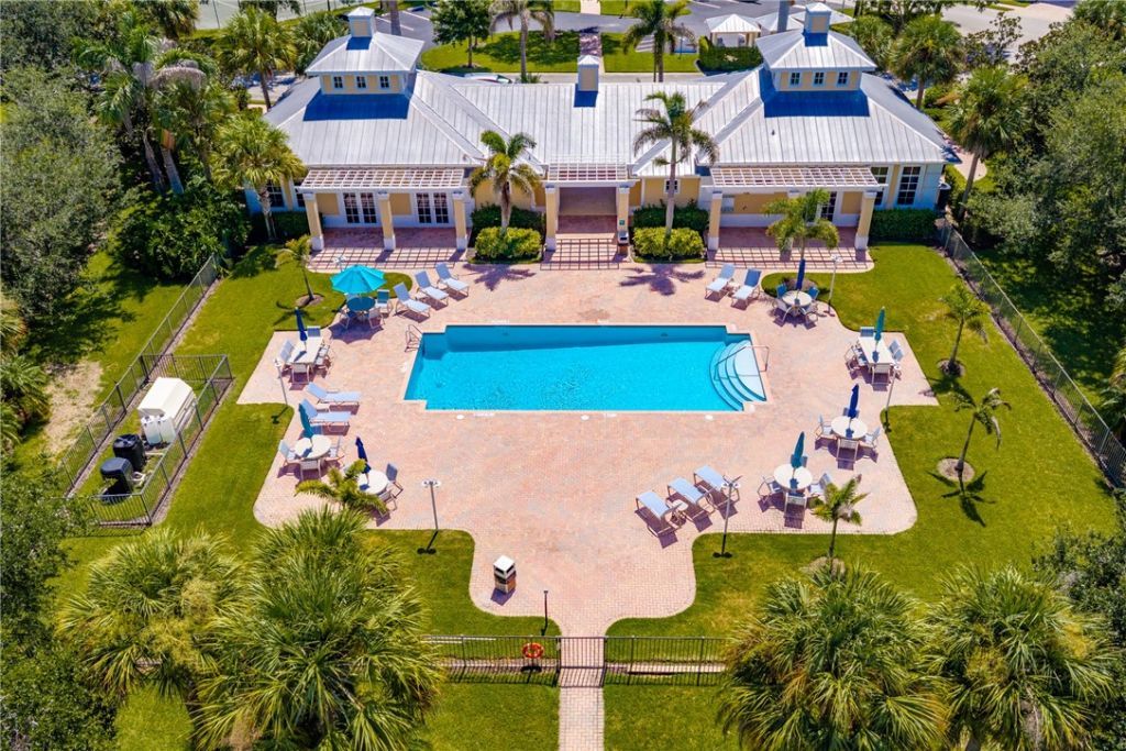 1835 Bridgepointe Circle, Unit 17, Vero Beach, FL 32967 Photo
