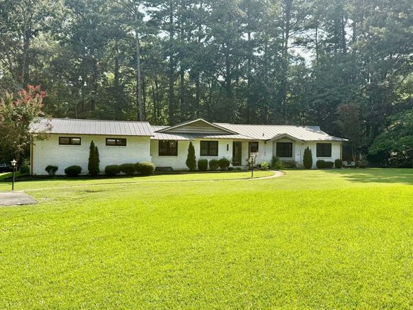 507 Chestnut Dr SW, Russellville, AL 35653
