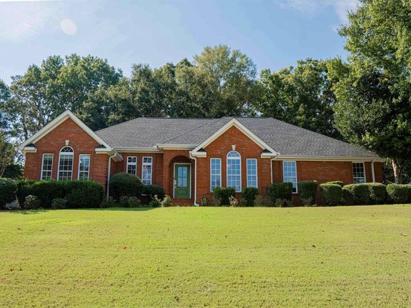 166 Stoney Creek Dr, Florence, AL 35633