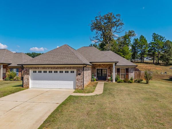 1014 Pebble Creek Drive, Oxford, MS 38655