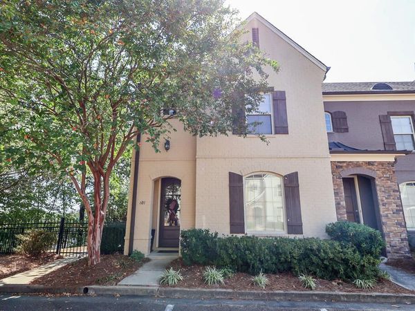 2495 Old Taylor Rd #601, Oxford, MS 38655