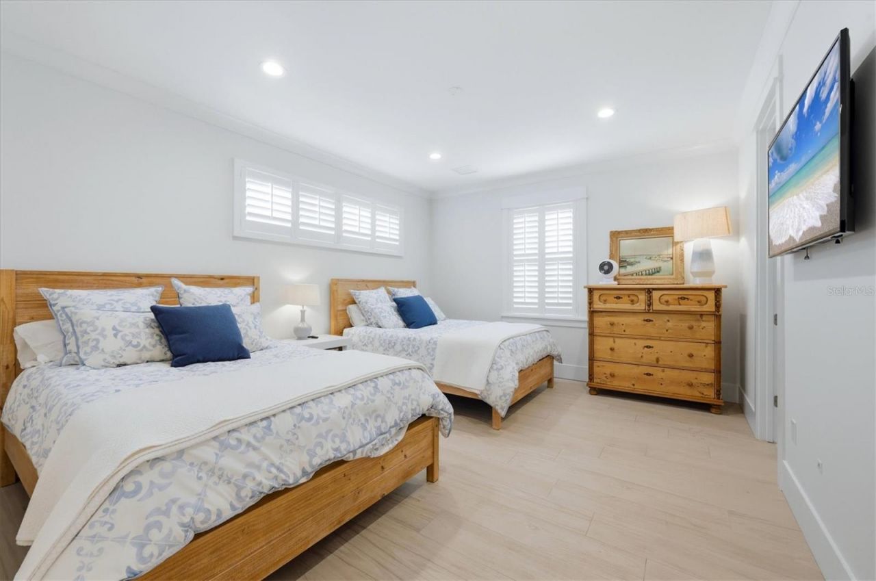 3913 Roberts Point Road, Sarasota, FL 34242 Photo