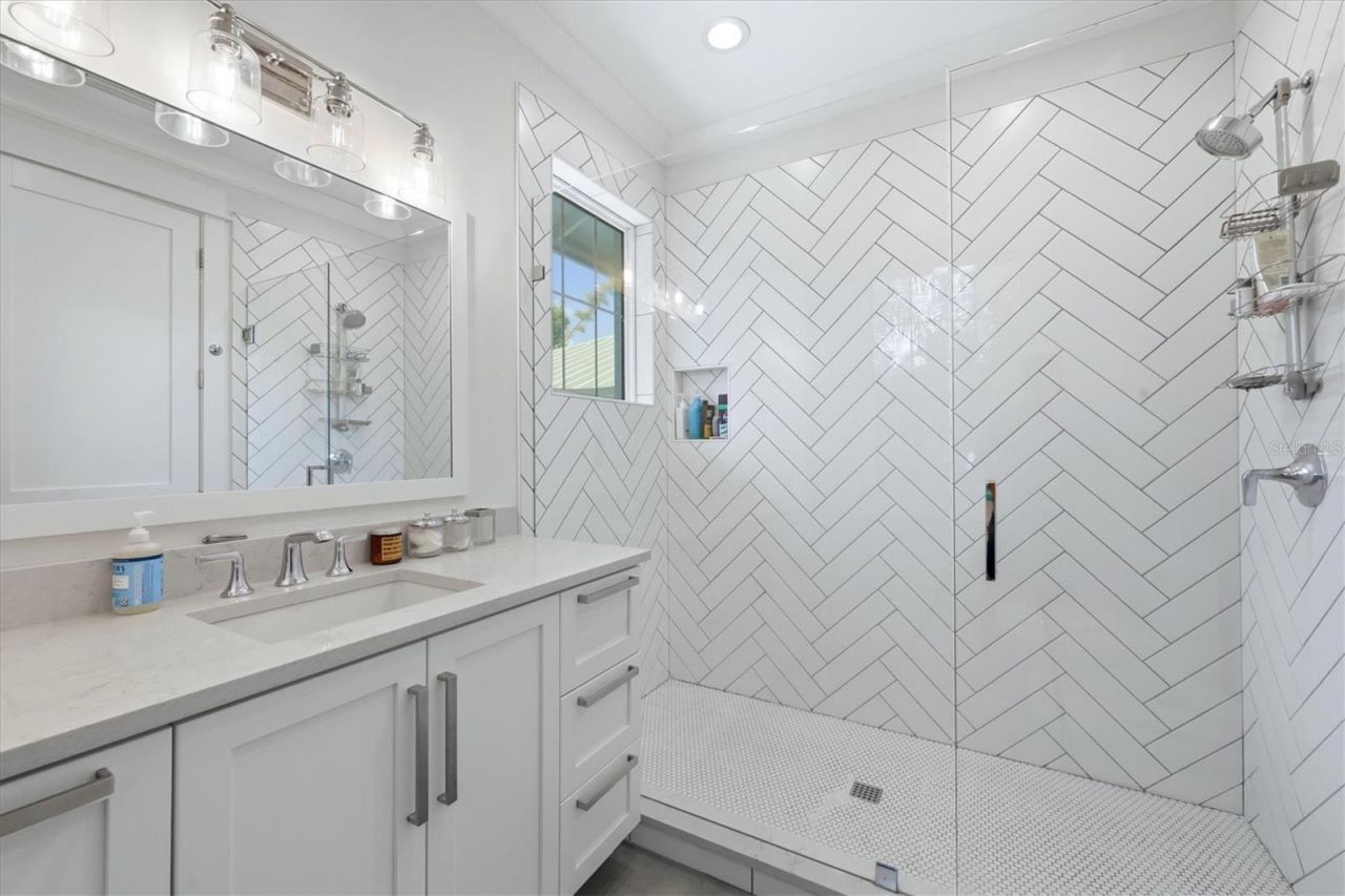 3913 Roberts Point Road, Sarasota, FL 34242 Photo