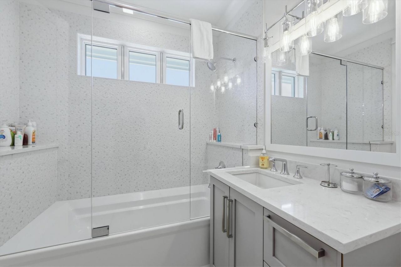 3913 Roberts Point Road, Sarasota, FL 34242 Photo