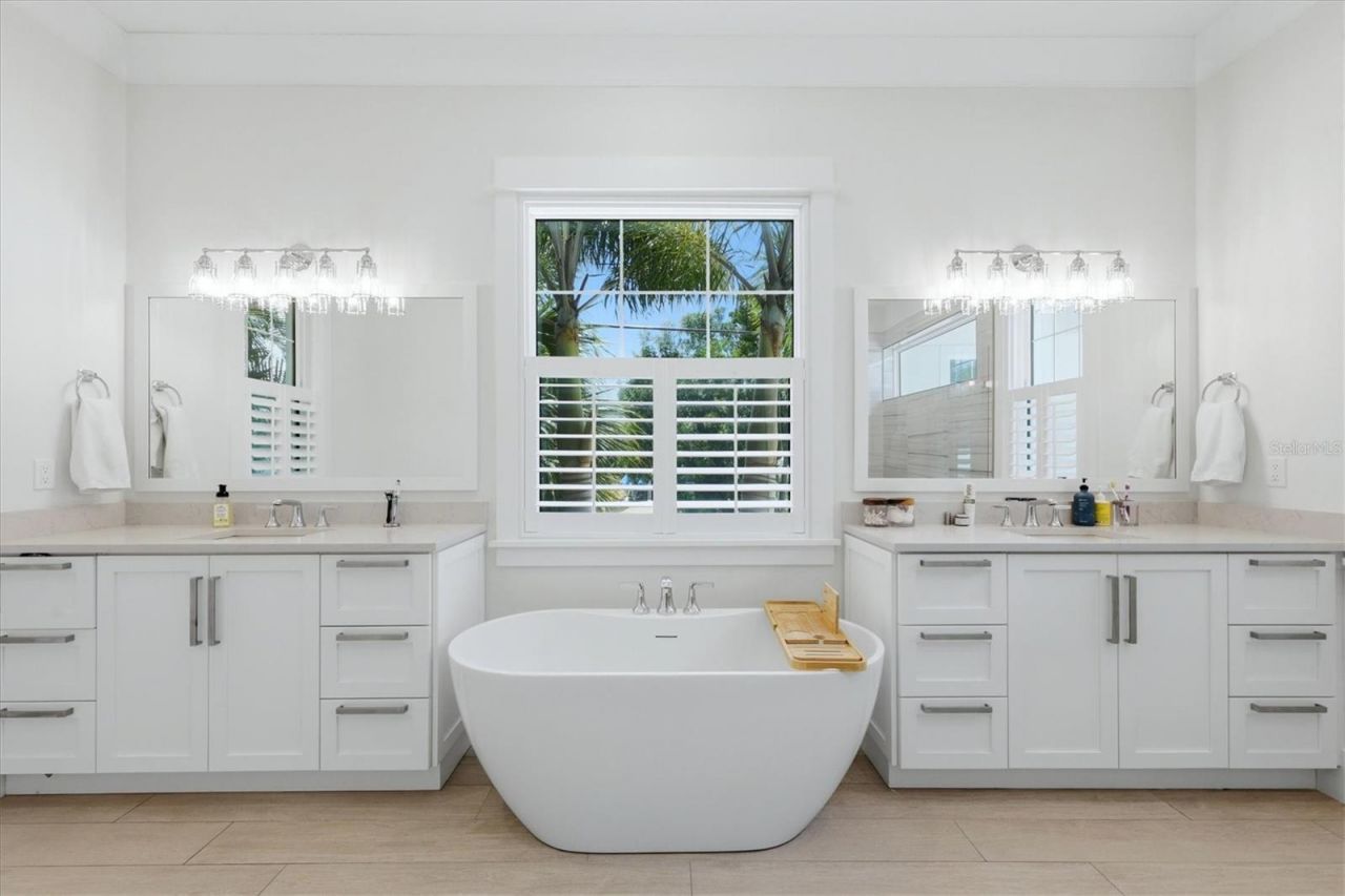 3913 Roberts Point Road, Sarasota, FL 34242 Photo