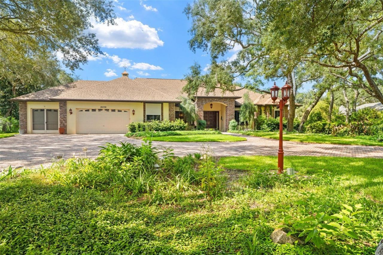 10430 Ramble Ridge Court, Weeki Wachee, FL 34613 Photo