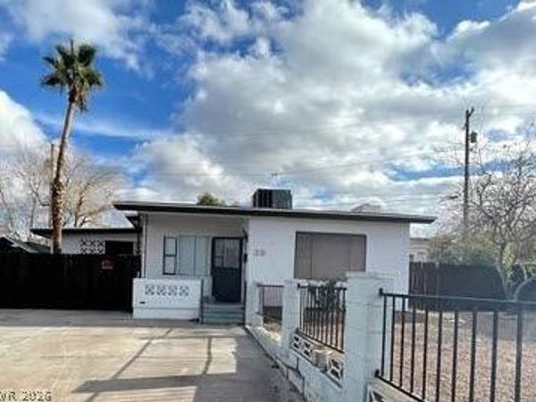 39 E Pacific Avenue, Henderson, NV 89015