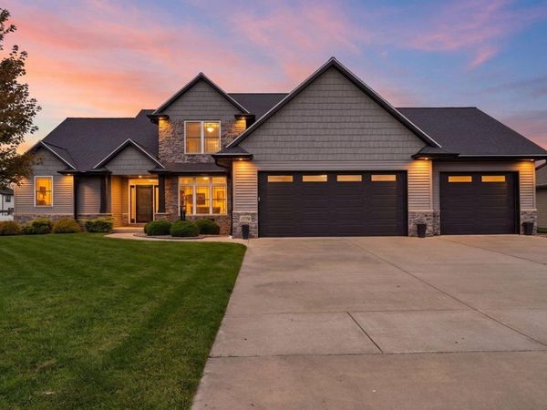 1774 APPLEWOOD DRIVE, De Pere, WI 54115