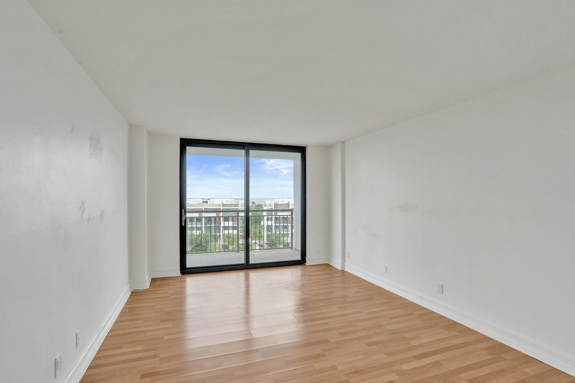 3031 N Ocean Boulevard, Unit 805, Fort Lauderdale, FL 33308 Photo