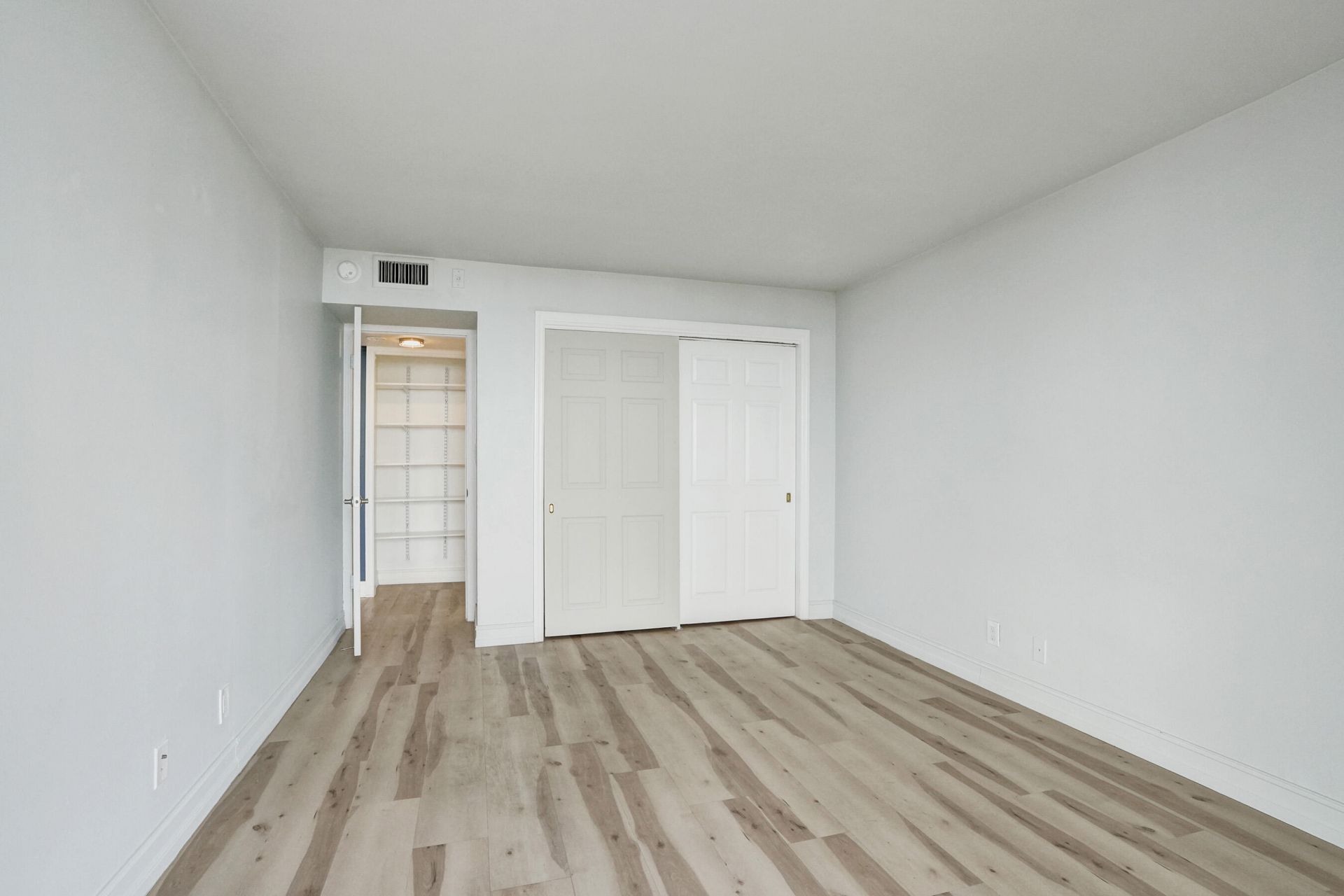 3031 N Ocean Boulevard, Unit 805, Fort Lauderdale, FL 33308 Photo