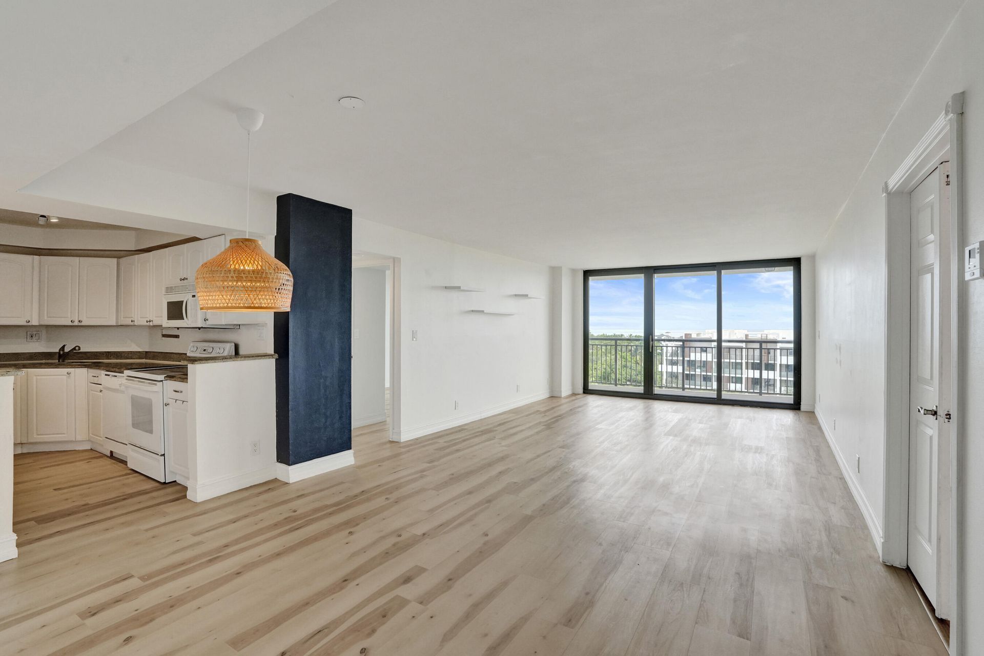 3031 N Ocean Boulevard, Unit 805, Fort Lauderdale, FL 33308 Photo