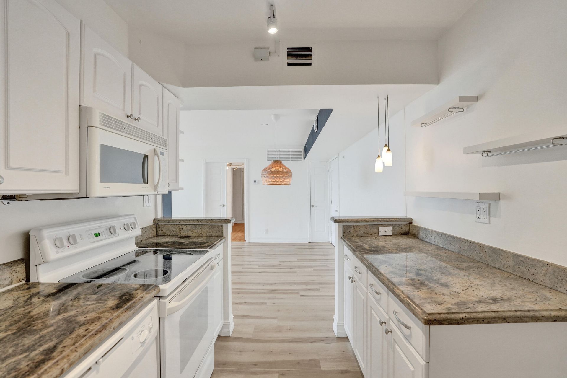 3031 N Ocean Boulevard, Unit 805, Fort Lauderdale, FL 33308 Photo