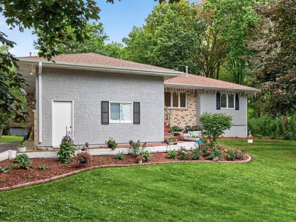 2848 Hallmark Avenue N, Oakdale, MN 55128