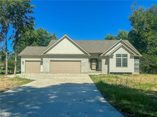 2123 Isabelle Drive , Girard, OH 44420