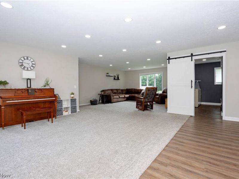 9887 Fox Knoll Drive, Orrville, OH 44667 Photo 2