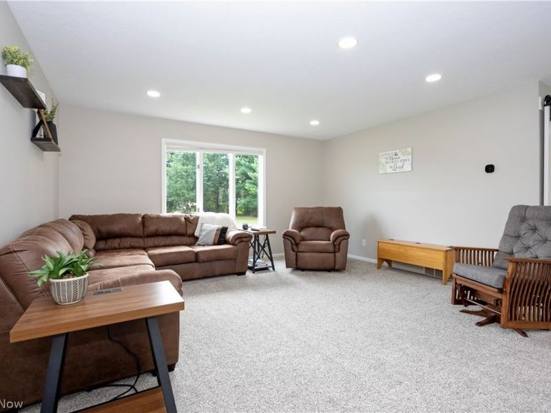 9887 Fox Knoll Drive, Orrville, OH 44667 Photo 4