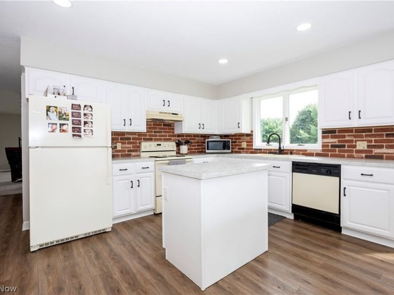 9887 Fox Knoll Drive, Orrville, OH 44667 Photo 8
