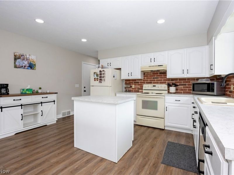9887 Fox Knoll Drive, Orrville, OH 44667 Photo 9