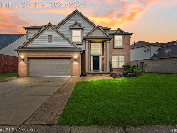 49385 Central Park E, Shelby Township, Mi 48317