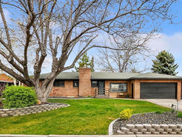 1227 Lawndale Dr, Twin Falls, ID 83301
