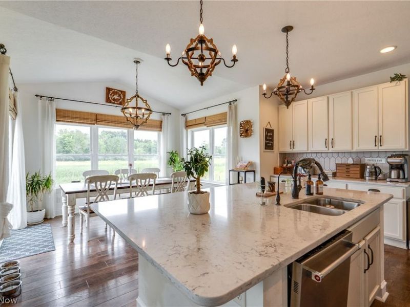 7253 Edison Street NE, Hartville, OH 44632 Photo 15