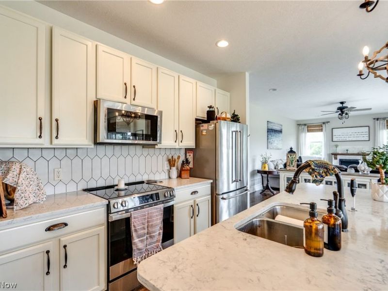 7253 Edison Street NE, Hartville, OH 44632 Photo 17