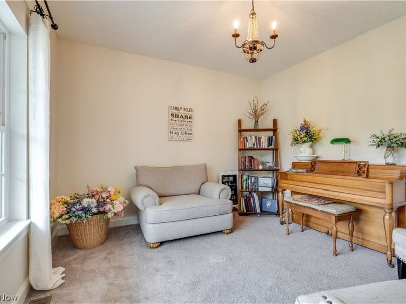 7253 Edison Street NE, Hartville, OH 44632 Photo 6