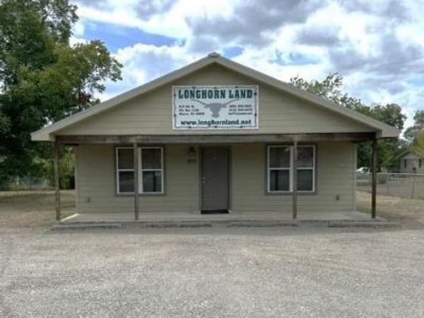 815 4th ST, Blanco, TX 78606