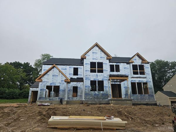 2463 Bent Grass Drive, Beavercreek, OH 45431