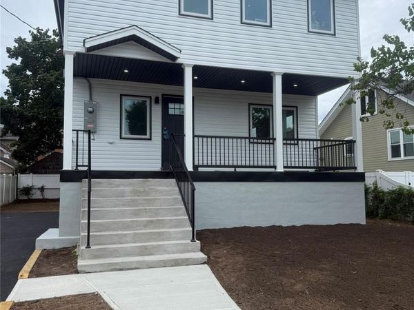 18 Sportsmans Avenue , Freeport, NY 11520