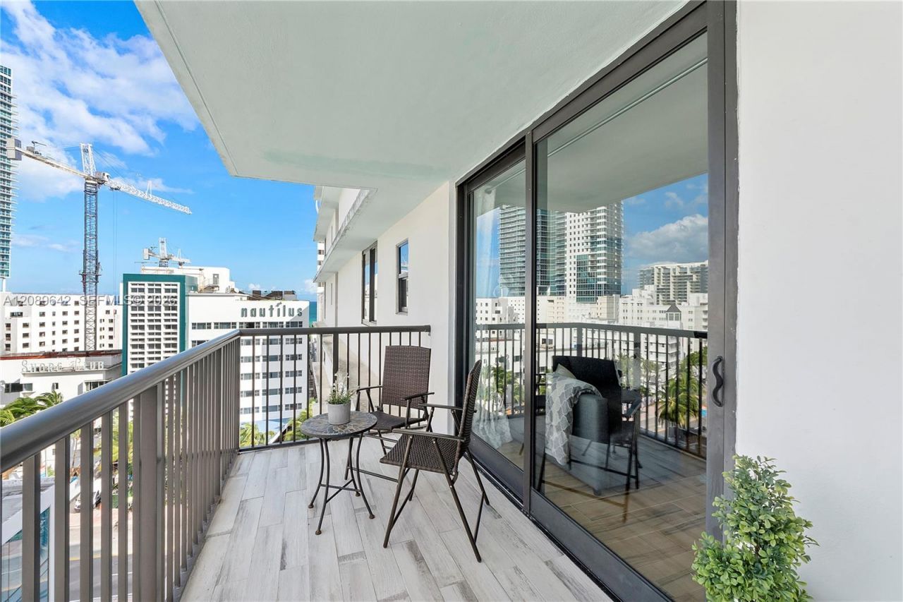 1800 Collins Ave , Unit 11B, Miami Beach, FL 33139 Photo
