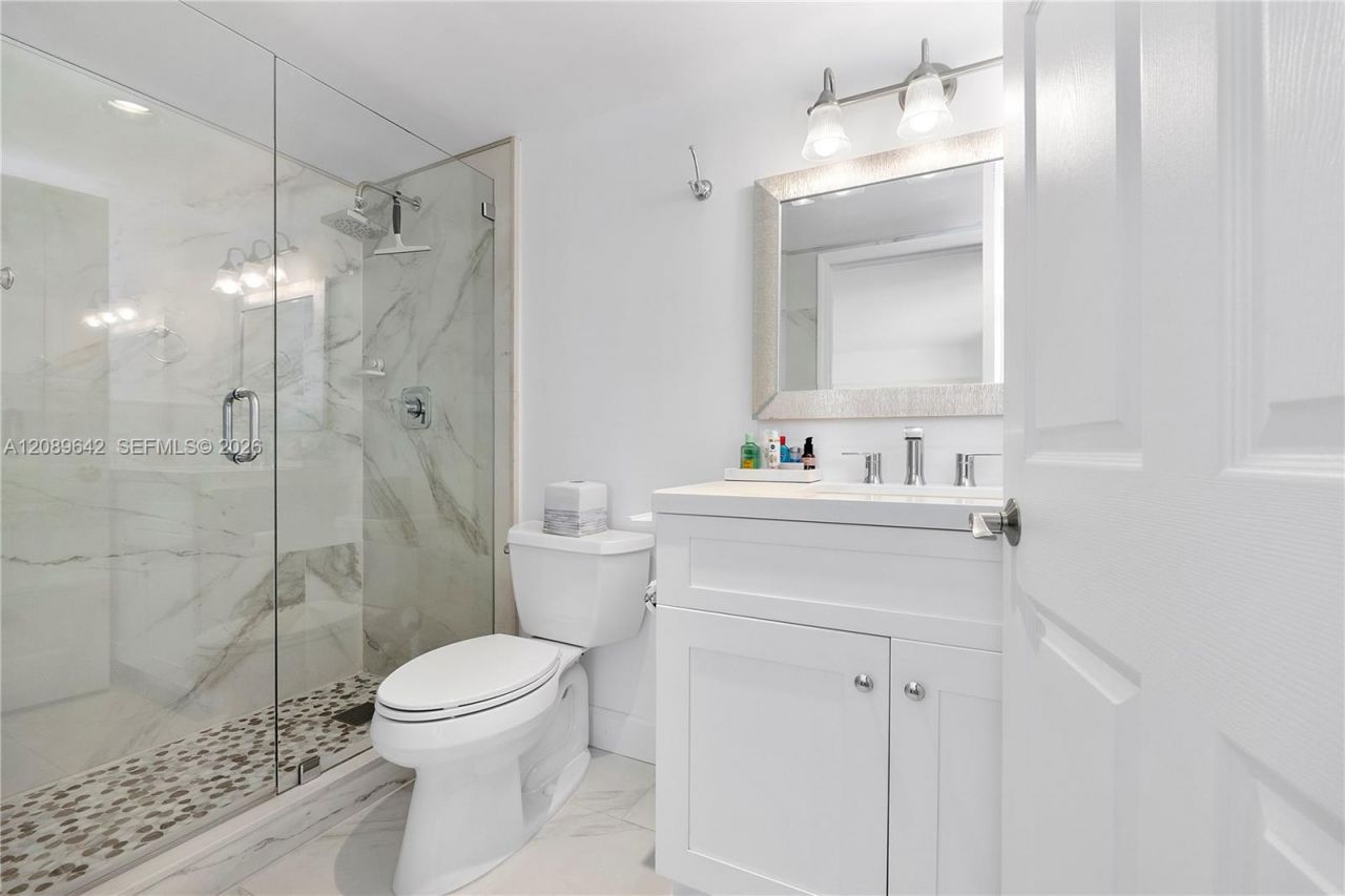1800 Collins Ave , Unit 11B, Miami Beach, FL 33139 Photo