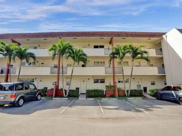 8962 S Hollybrook Blvd , Unit 303, Pembroke Pines, FL 33025