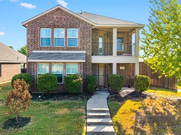 1734 Pioneer Way , Lancaster, TX 75146