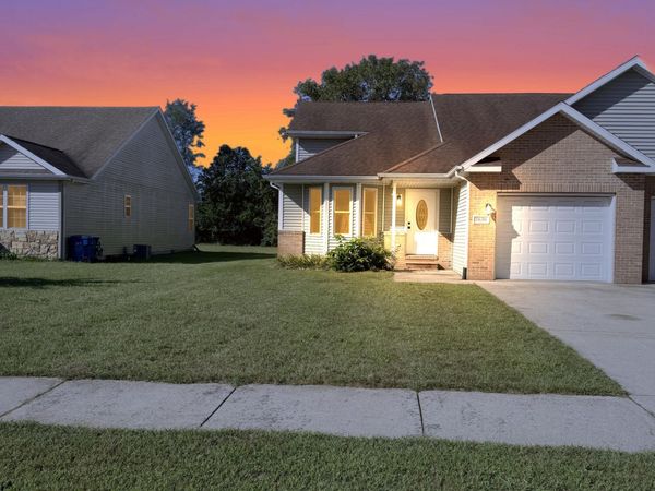 1630 Daisy Street SE , DeMotte, IN 46310